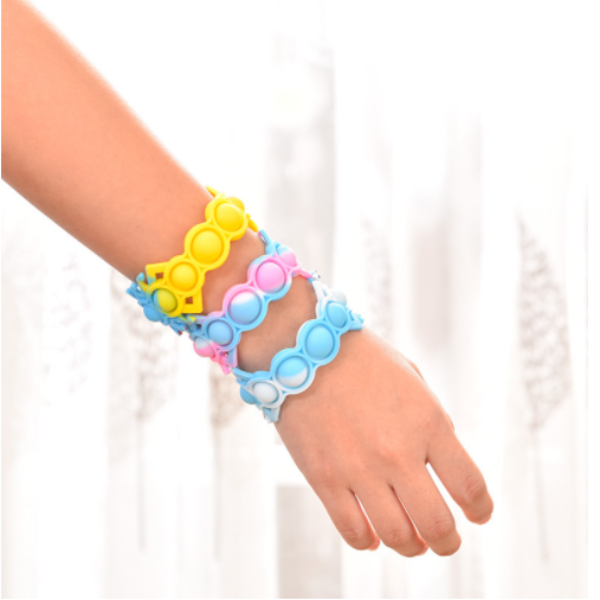 Decompression silicone wristband